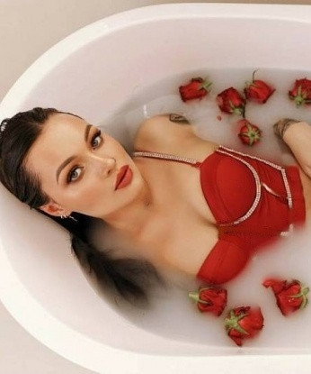 Нина, 25
